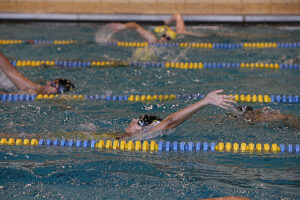 See how this swimmer made the best of the pandemic, raised money for charity